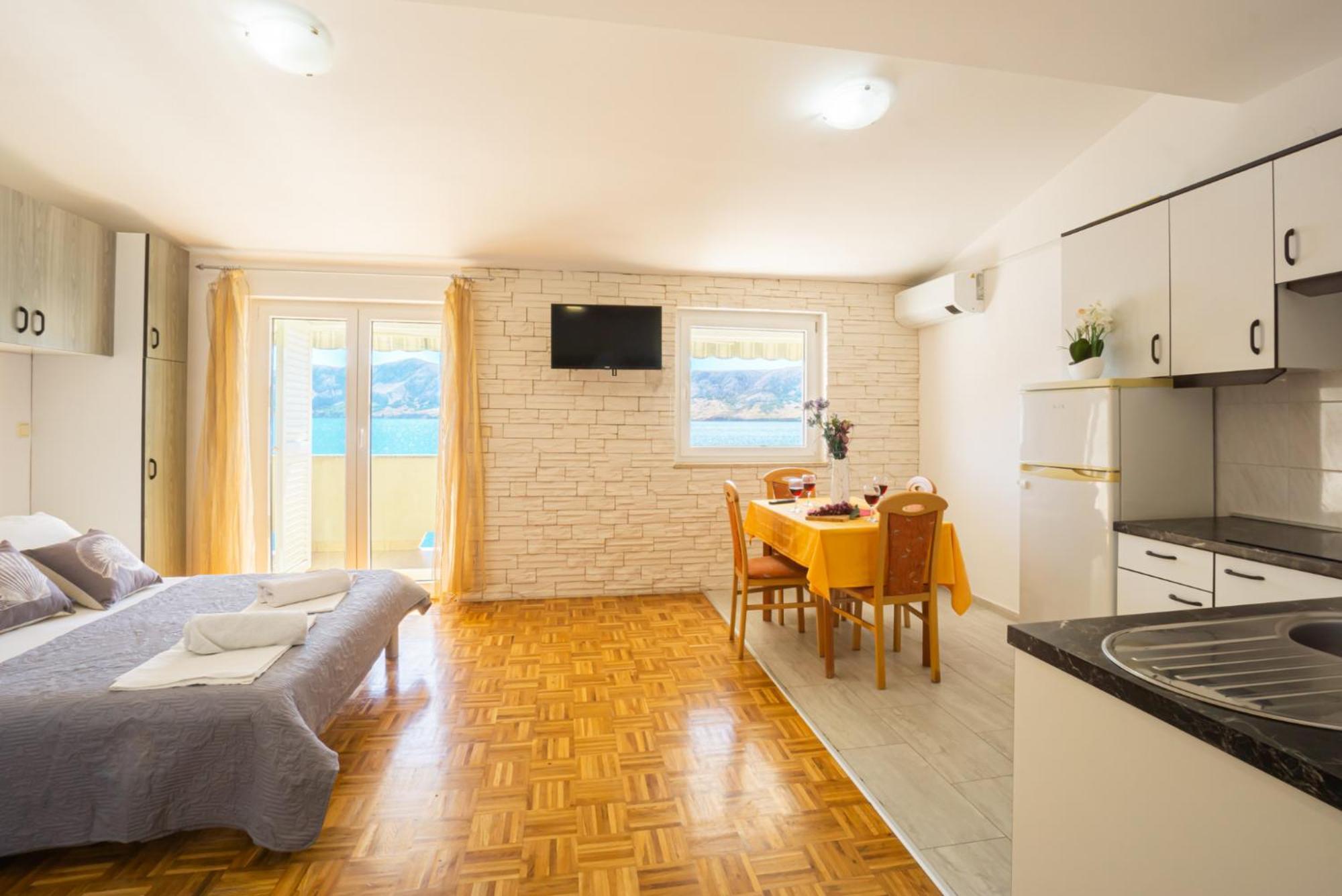Galinec With Mountain And Seaview Apartment Metajna Room photo